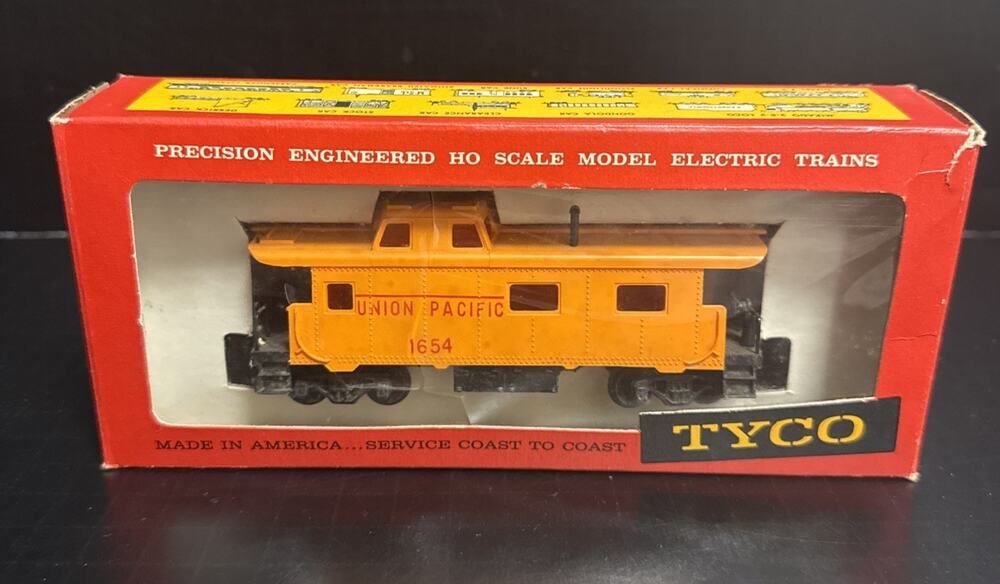 Tyco Union Pacific Caboose 1654 T327H HO Scale 8 Wheel Unlighted w/ Box